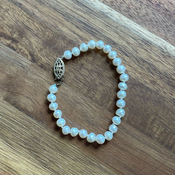 child’s pearl bracelet